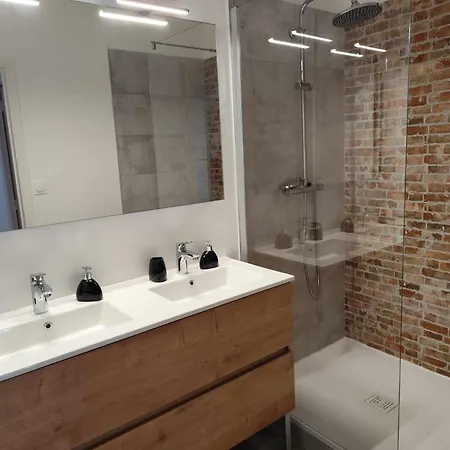 3 Pièces Proche Palais Appartement *